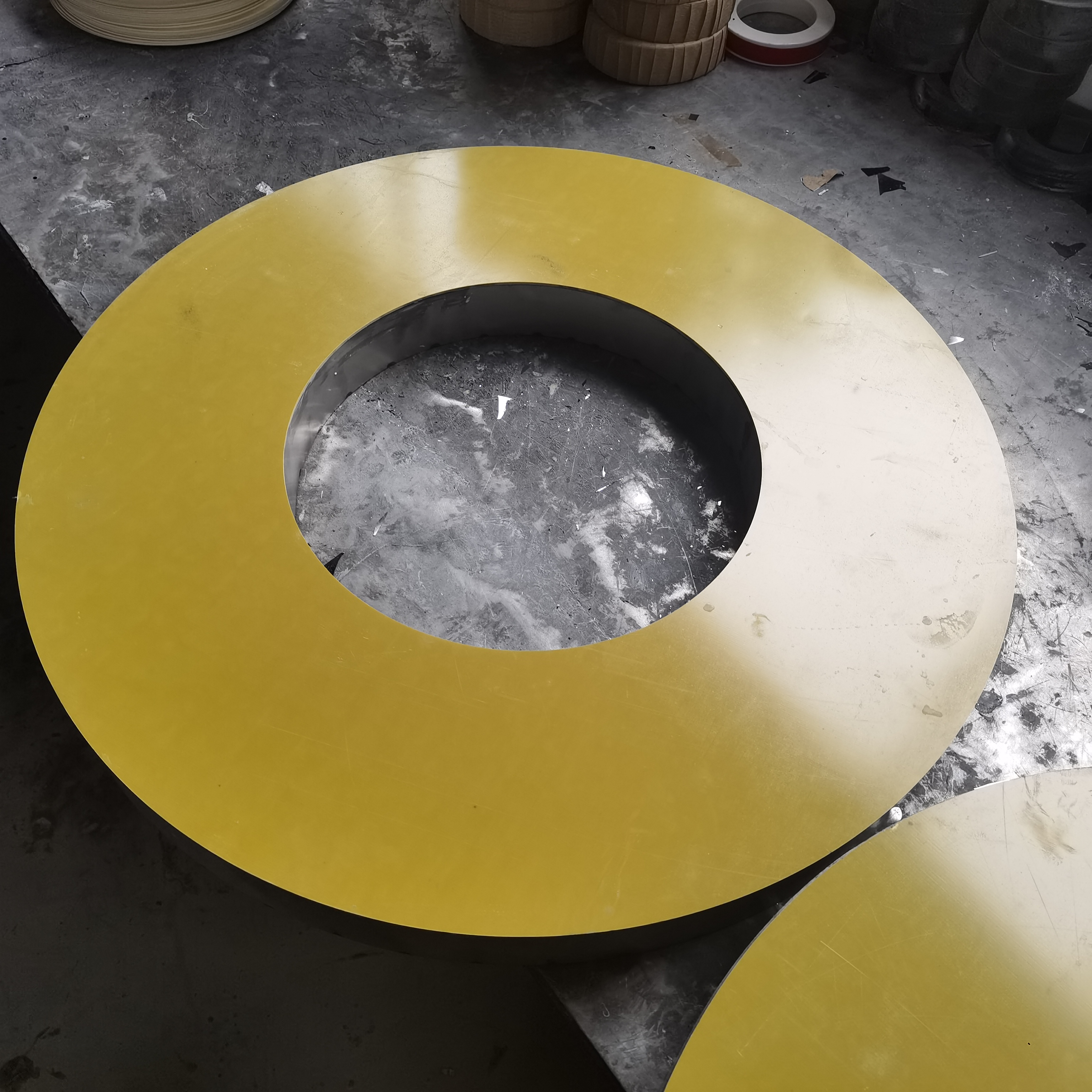 Nanocrystalline magnetic cores for UHV current transformers